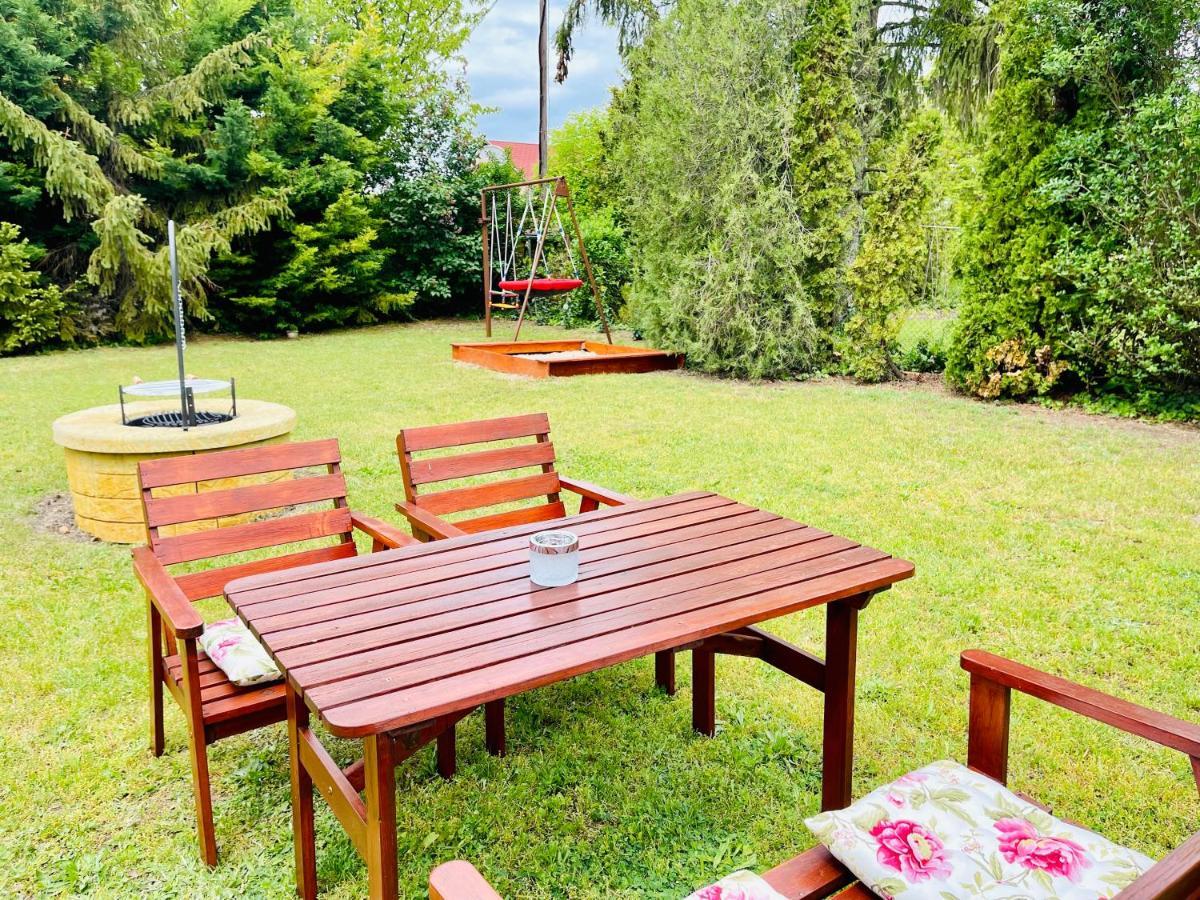 Villa Csipkebogyo Nyaralohaz - Siófok Esterno foto